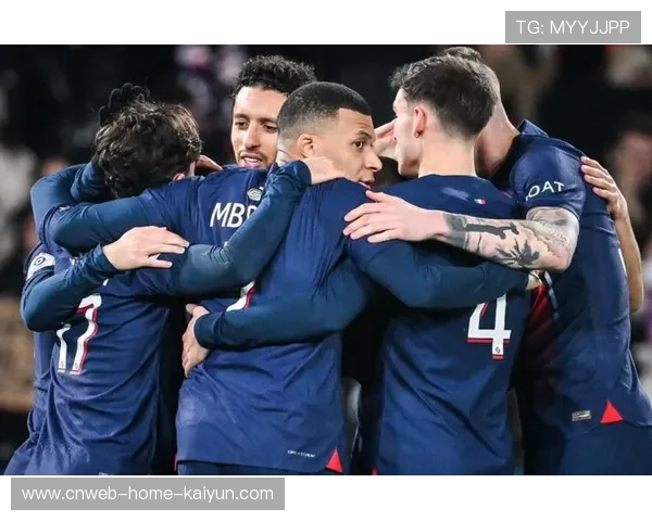 姆巴佩替补席嘴硬碎碎念，全队憋笑